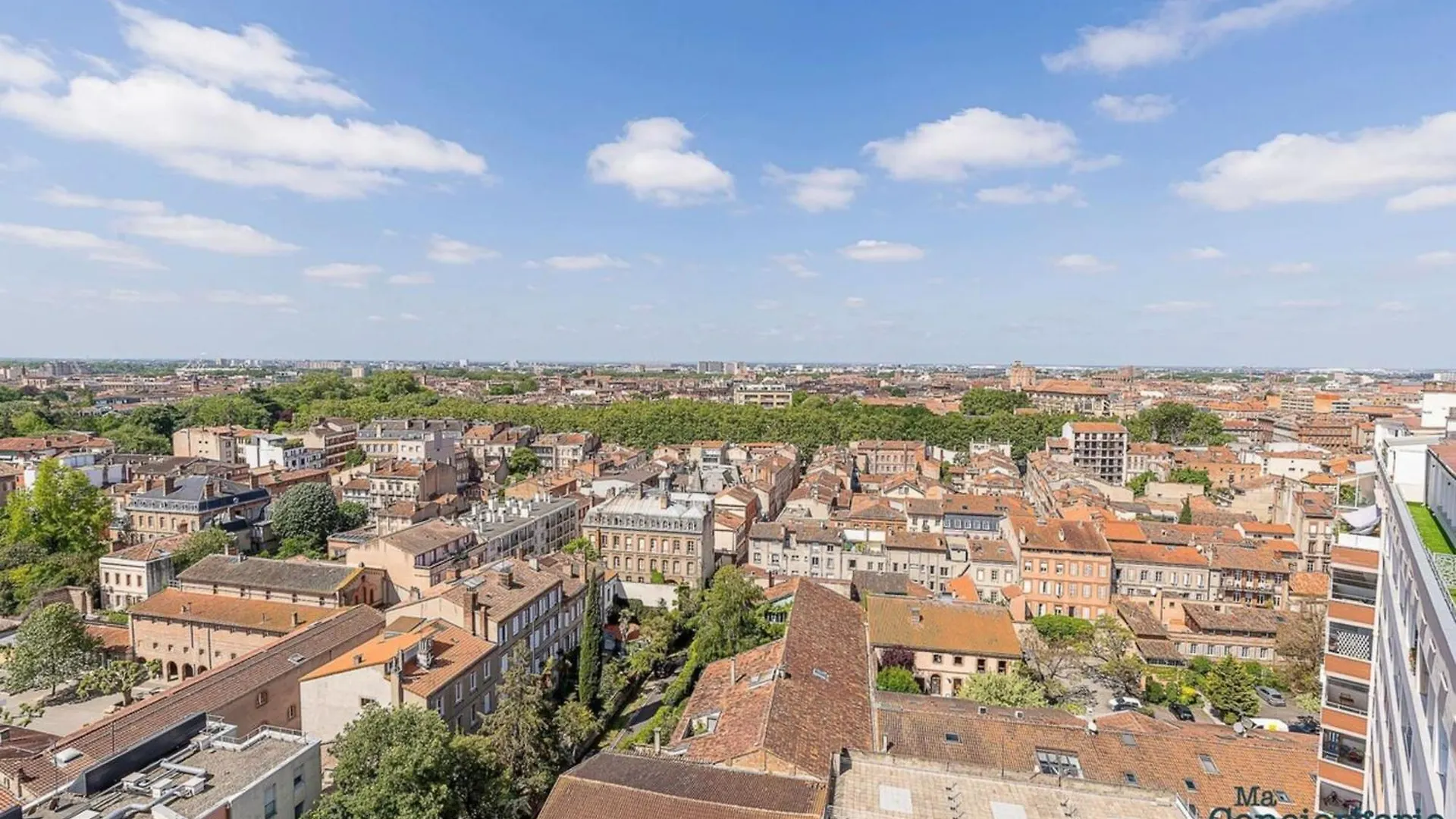 Montaudran Place Dupuy - Vue Panoramique -Metro Toulouse